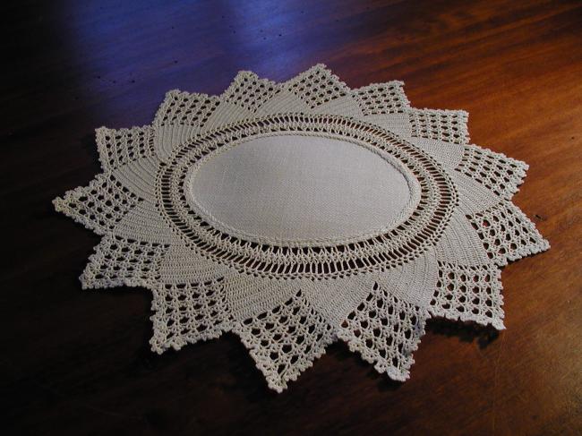 Lovely star doily with crochet lace