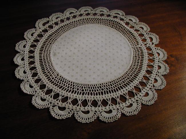 Charmant napperon rond avec dentelle de crochet 1900