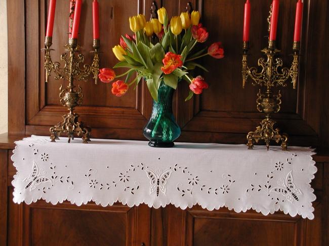 Wonderful sideboard piece with butterflies embroidered à la Richelieu