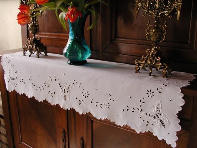 Wonderful sideboard piece with butterflies embroidered à la Richelieu