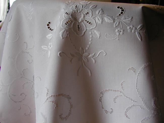 Gorgeous little tablecloth with whitework and openwork, roses and butterflies