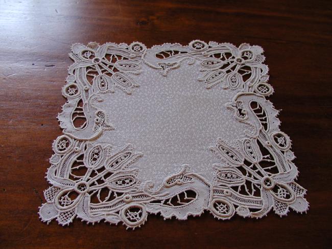 Gorgeous damask doily with Venizia lace edging