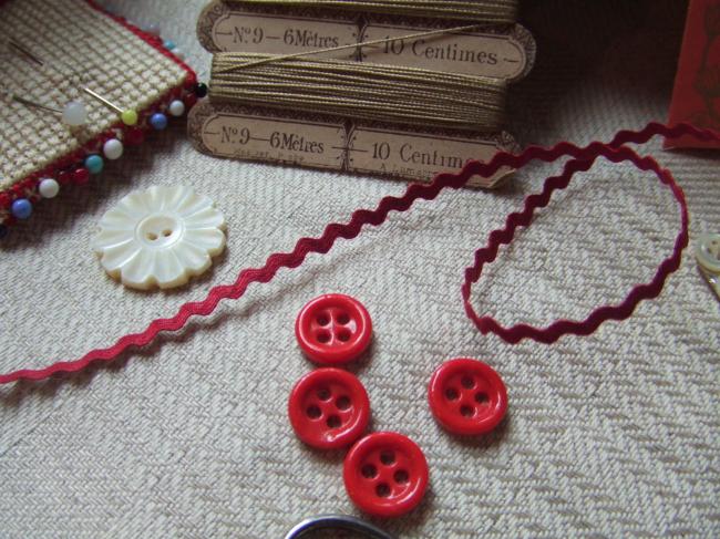 Joli galon croquet en coton de couleur rouge médoc (2mm)