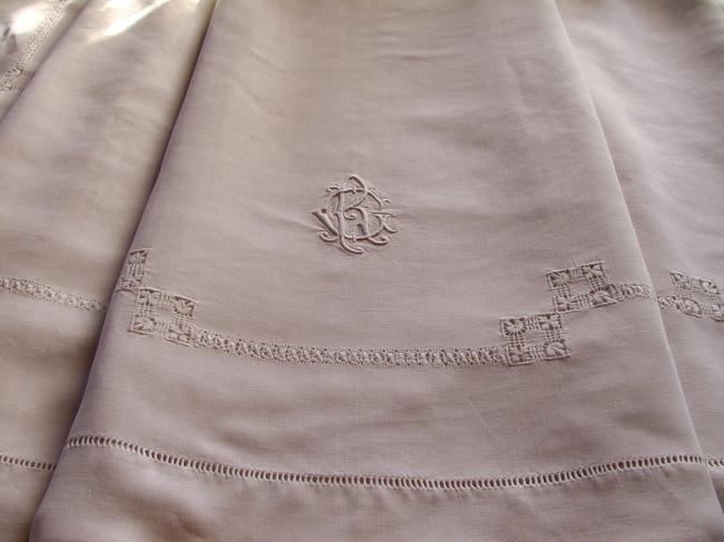 Superbe drap brodé et ajouré en lin avec monogramme CR