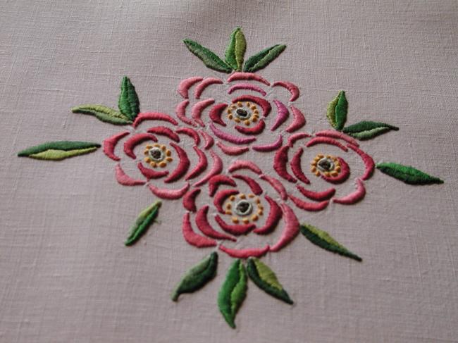 Stunning and breathtaking tablecloth with beautiful embroidered roses.