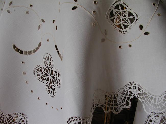 Stunning tablecloth with Cluny lace and Richelieu embroidery