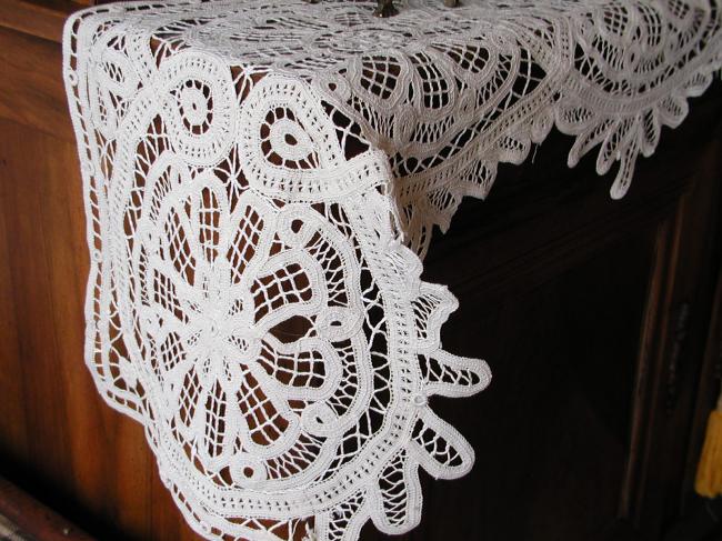 Stunning and huge top for mantelpiece with Battenbourg lace