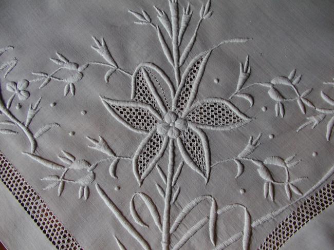 Stunning white embroidered tablecloth in bastiste of linen