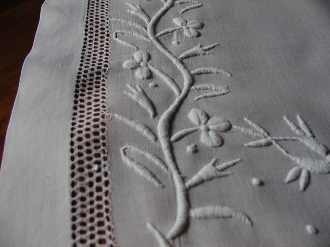 Stunning white embroidered tablecloth in bastiste of linen