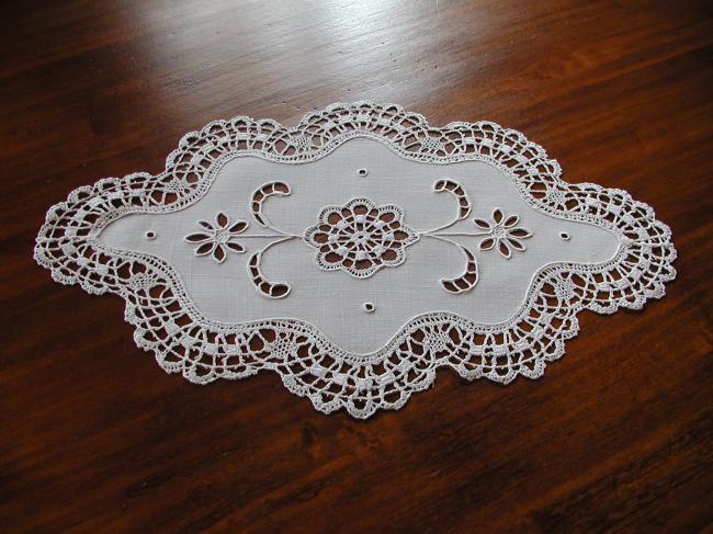 Superb centre table with Cluny lace and white cutwork embroidery