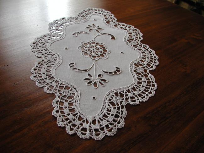 Superb centre table with Cluny lace and white cutwork embroidery