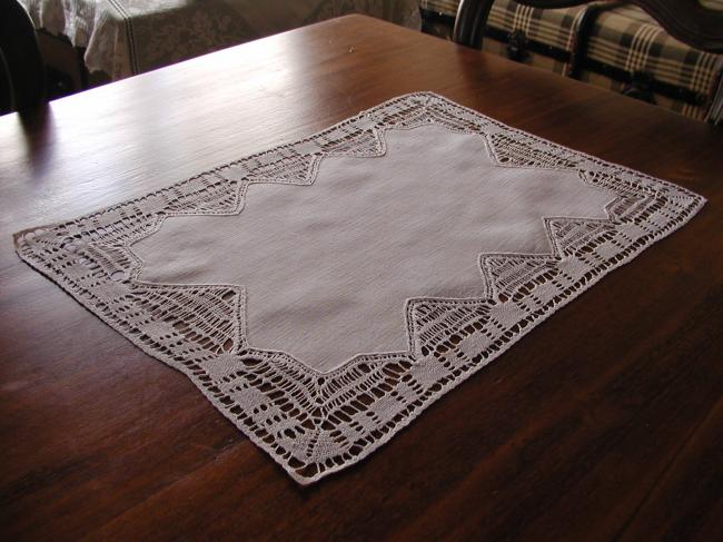 Lovely oblong table centre with gorgeous bobbin lace