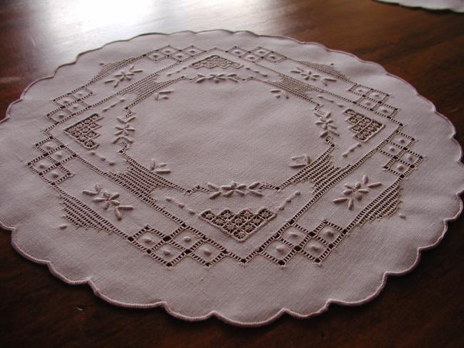 Superb pair of 2 round doilies with Madeira embroidery
