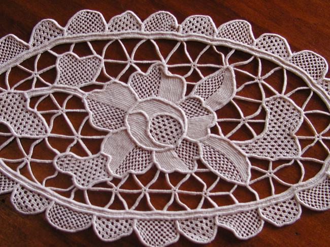 Gorgeous little Venezia lace oval doily