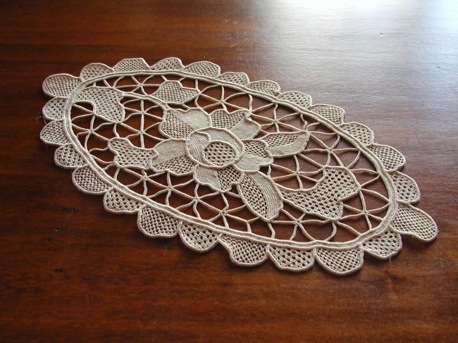 Gorgeous little Venezia lace oval doily