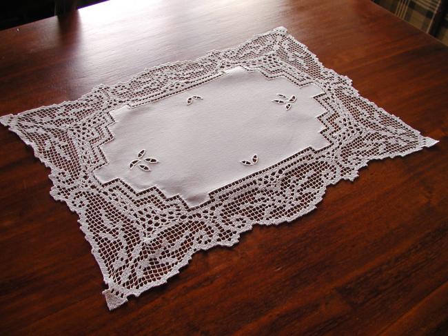Superb table centre with filet lace edging and Richelieu embroidery 1920