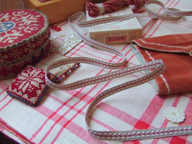 Adorable ribbon in braided flax with cotton red médoc and white (10mm)