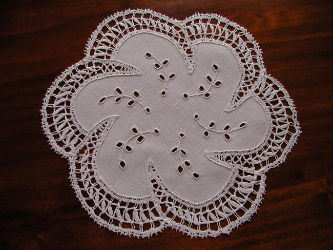 Gorgeous doily with Cluny lace and white embroidery