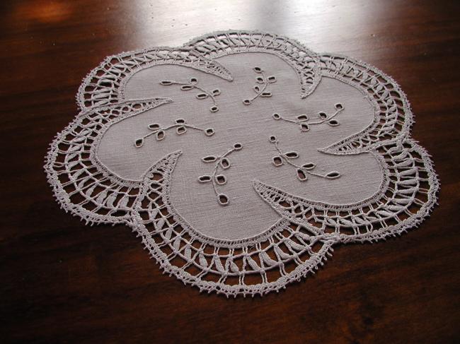 Gorgeous doily with Cluny lace and white embroidery
