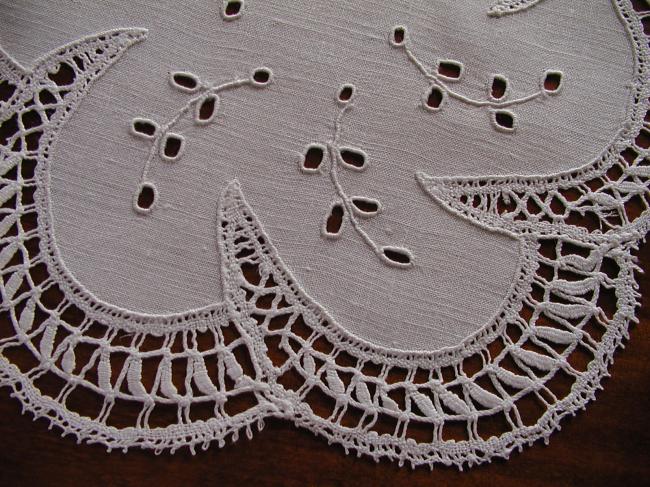 Gorgeous doily with Cluny lace and white embroidery