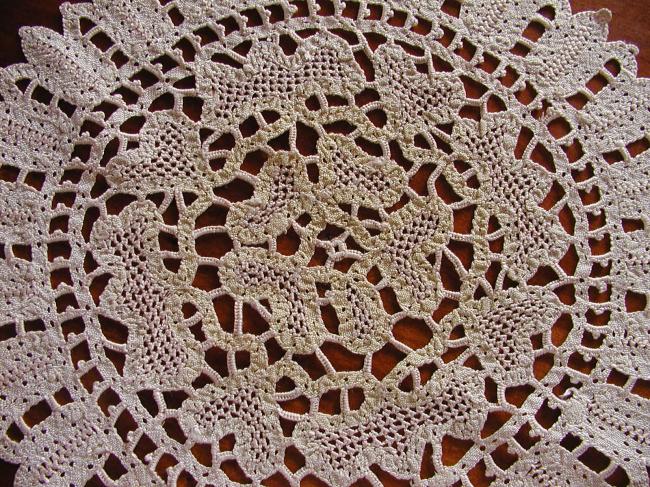 Charming round doily with Renaissance silk tapes