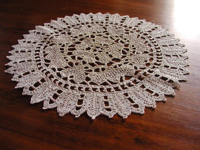 Charming round doily with Renaissance silk tapes