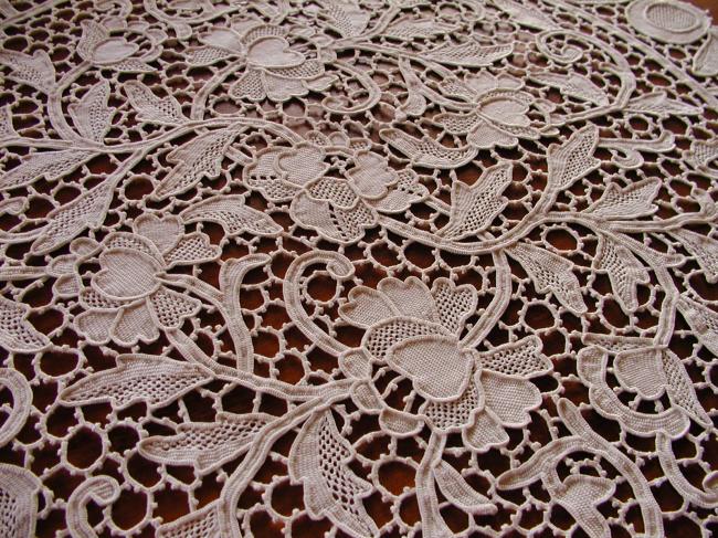 Stunning Venezia lace round table centre