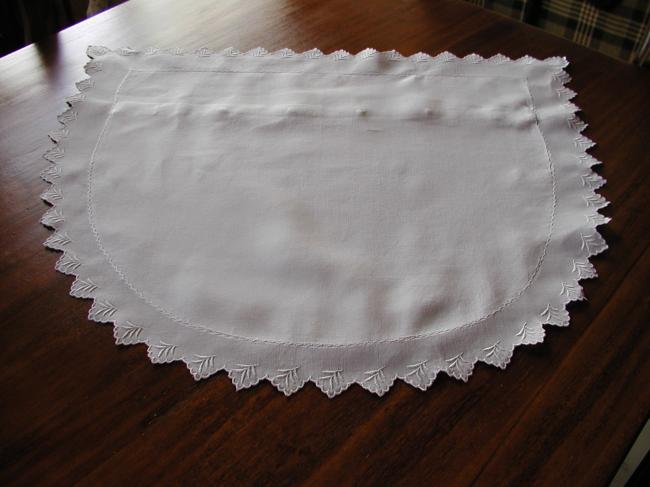 Very pretty  semicercle embroidered small pillow case
