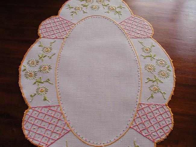 Really pretty table centre with summer embroidered flowers