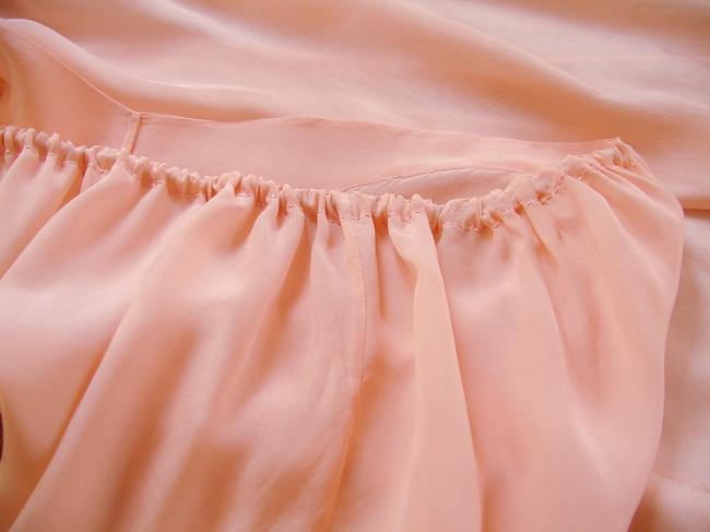 Lovely panty in salmon pink silk with hand-emboidered edge 1930