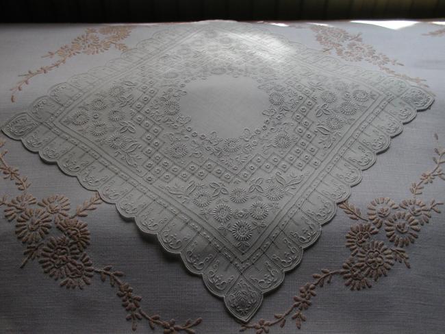 Collectable and stunning masterpiece of handkerchief
