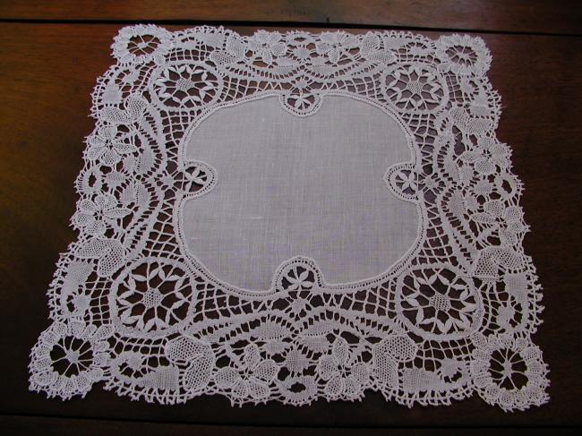 Lovely Cluny bobbin lace handkerchief