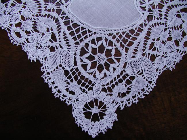 Lovely Cluny bobbin lace handkerchief
