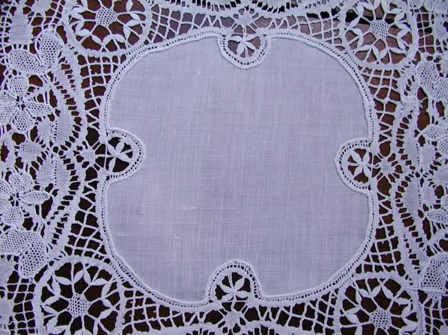 Lovely Cluny bobbin lace handkerchief