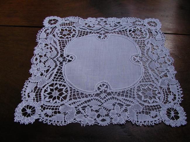 Lovely Cluny bobbin lace handkerchief