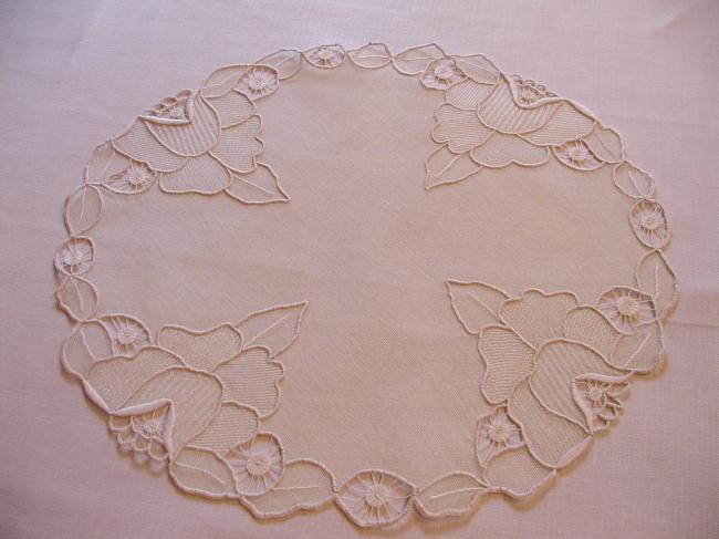 Lovely doily in tulle embroired Art Nouveau