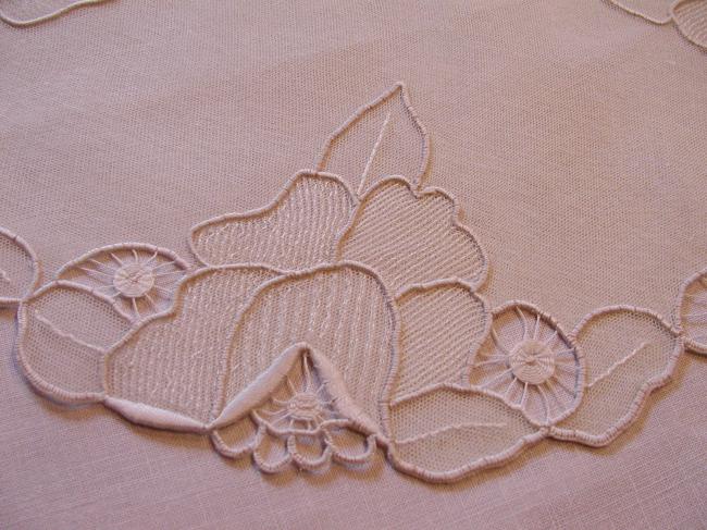 Lovely doily in tulle embroired Art Nouveau