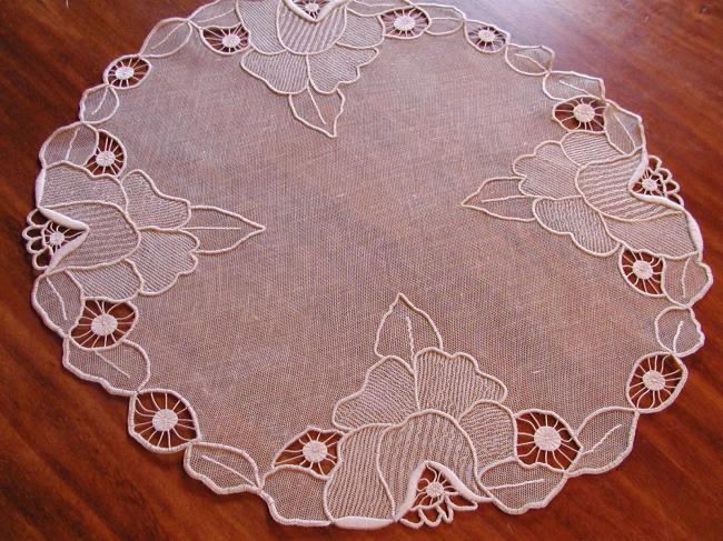 Lovely doily in tulle embroired Art Nouveau