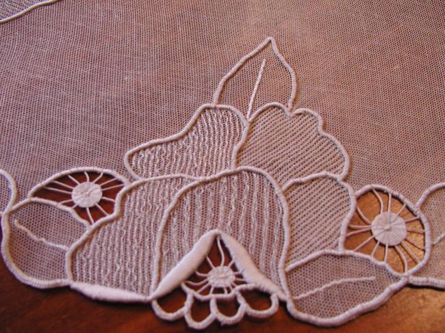 Lovely doily in tulle embroired Art Nouveau