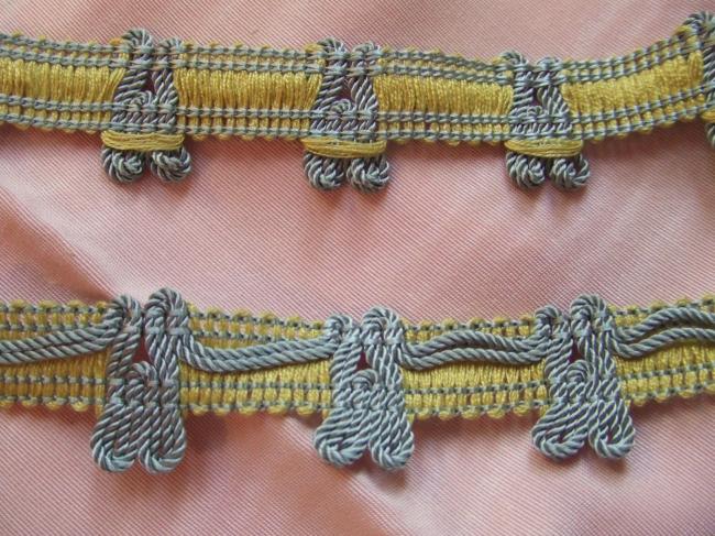 Romantique galon passementerie jaune avec giselle cordelette gris perle