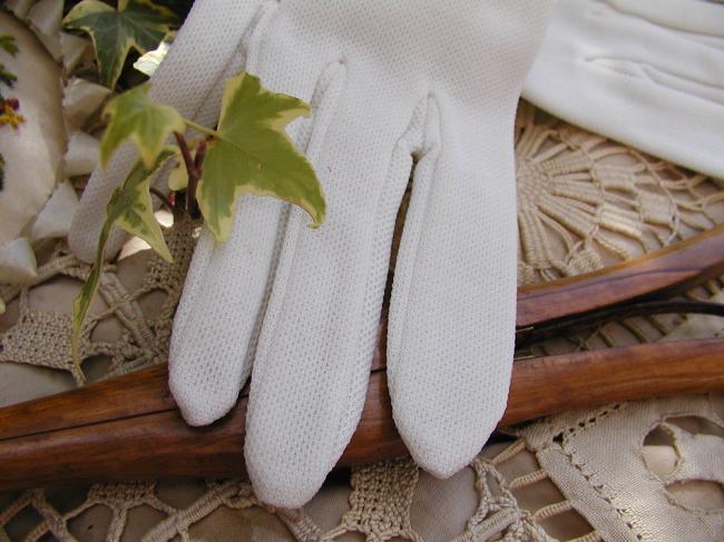 Très chic paire de gants en maille fine de couleur écrue, fer à cheval,1950, n°7