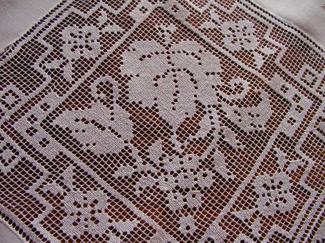 Gorgeous tablecloth with inserts of filet lace and whitework