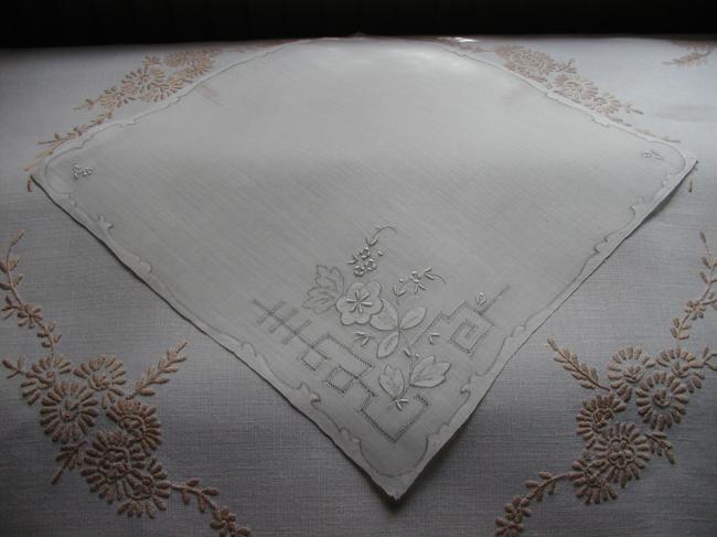 Lovely appliqué embroidered handkerchief in organza of silk