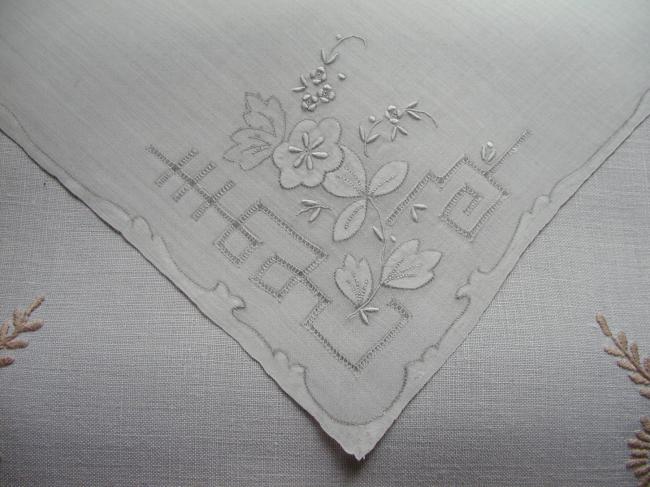 Lovely appliqué embroidered handkerchief in organza of silk
