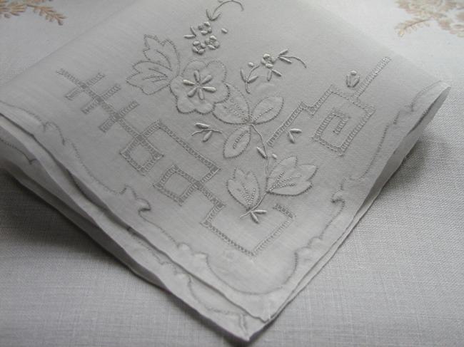 Lovely appliqué embroidered handkerchief in organza of silk