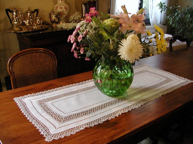 Superbe chemin de table en dentelle de Reticella et fils tirés 1900