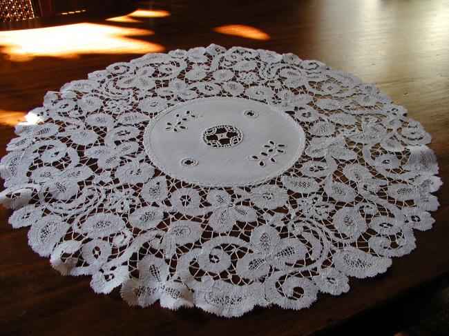 Wonderful  Milan embroidered lace table centre