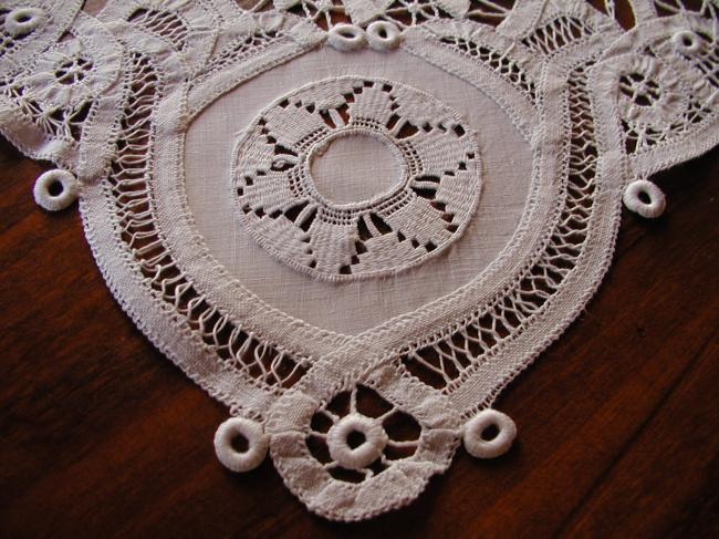 Splendeur de centre de table en dentelle de Battenbourg,broderie Ténériffe 1890