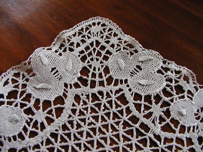 Lovely bobbin lace trolley mat, Cluny lace