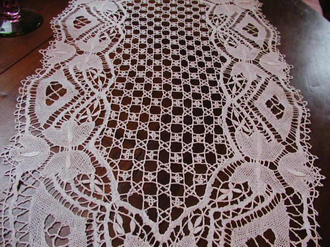 Gorgeous Cluny bobbin lace table runner